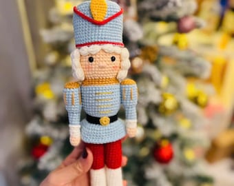 Notenkraker amigurumi haakpatroon pdf | Zelfstudie pluche koning notenkraker | Digitale download kerstkabouterpop