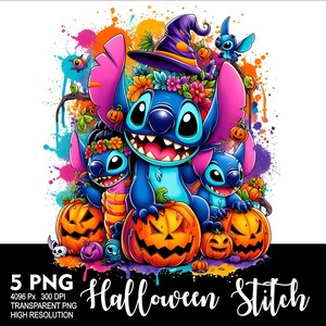 Może przedstawiać: Kolorowa cyfrowa ilustracja Stitch'a z Lilo & Stitch, ubranego w kapelusz czarownicy i trzymającego dynię. Stitch jest otoczony dyniami i innymi dekoracjami halloweenowymi. Tekst "Halloween Stitch" jest napisany pod obrazkiem.