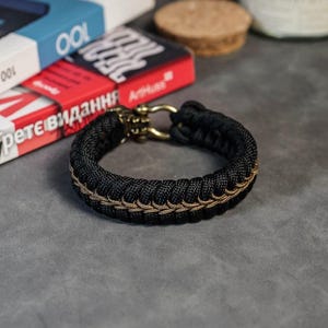Paracord Bracelet, Mens Viking Bracelet, Tactical Rope Wristband, Wolf Head Clasp, Norse Jewelry for Him, Handmade Warrior Accessory