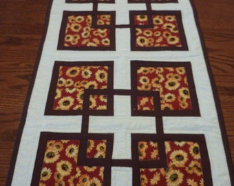 Sunflowers Chained Blocks Table Runner