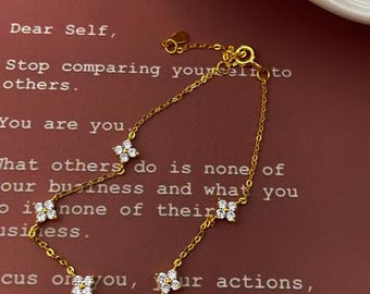 14K Gold Clover Bracelet, Dainty Diamond Gold Chain Bracelet, Everyday Sparkle Minimalist Charm Bracelet Gift for Her