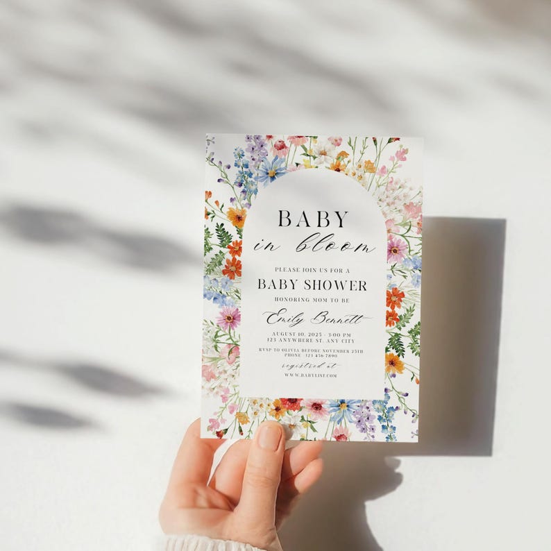 編集可能なBaby In Bloom招待状テンプレート、Baby In Bloomベビーシャワー招待状、ワイルドフラワーテーマのベビーシャワー、Canvaテンプレート 画像 5