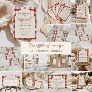 Op de afbeelding: Een baby shower briefpapier set met een rood-wit ruitpatroon. De collectie bevat uitnodigingen, spelkaarten, welkomstborden, voedseletiketten, waterfleswikkels, bedankkaartjes en labels met appelafbeeldingen en gedrukte tekst.