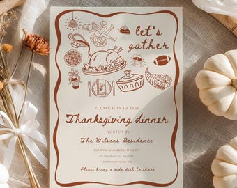 Puede incluir: Invitación a la cena de Acción de Gracias con ilustraciones marrones de comida y elementos festivos sobre un fondo blanquecino. El texto dice "let's gather" y "Thanksgiving dinner". Incluye detalles del evento.