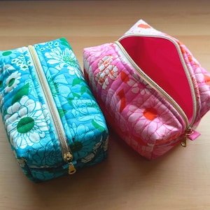 Quilted Makeup Bag / Cosmetic Bag Floral Print / Trendy Travel Case