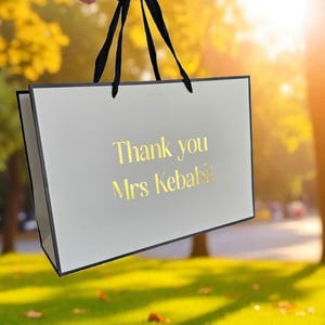 Personalised Gift Bag – Wedding Gift Bag & Bridal Party Gift Bags with Custom Message for Maid of Honour, Flower Girl, Bridesmaid, friend