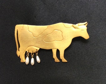 Vintage JJ Jonette Jewelry Company Matte Gold Tone Dairy Cow Brooch Fun Bovine Gift