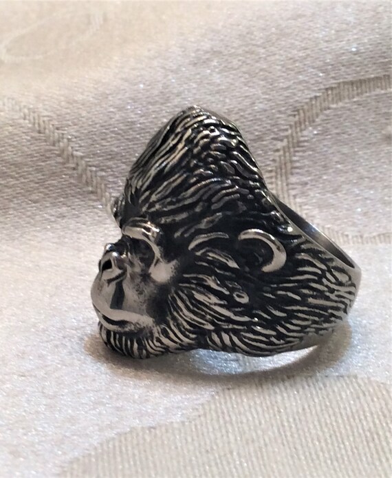 Vintage Gorilla Head Statement Ring Detailed Oxid… - image 4