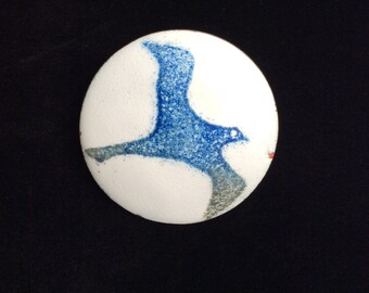 Vintage Mid Century Kay Denning White Enamel on Copper Brooch Showing Blue/Grey Seagull Bird in Flight Beautiful Stenciled Look