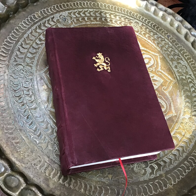 Tillverkad på beställning av en riddare av de sju kungadömena, handbunden i läder bild 4