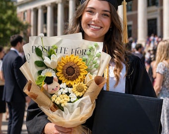 Handmade Class of 2026, Custom Crochet Graduation Bouquet, Gift with Custom Graduate Doll & Flowers