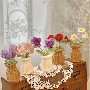 Seguidor de crochê feito à mão em vaso, flores de crochê, decoração floral que floresce para sempre e presente exclusivo, presente para namorado, presente fofo para mãe, presente de dia das mães