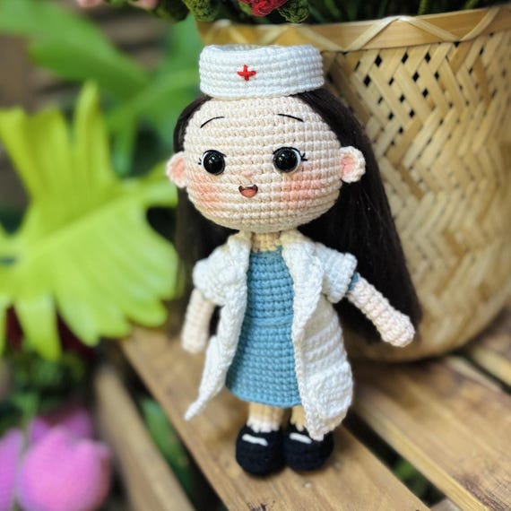 日本 Etsy かぎ針編みの看護師 | カスタムかぎ針編みドクター人形