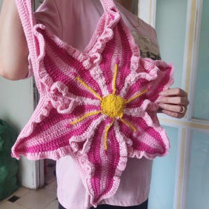 Handmade Crochet Lily Flower Boho Yarn  Shoulder Bag, Custom Colors Lily Crochet Bag, Handmade Floral Tote, Unique Purse, Gift for Her