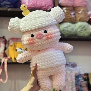 Padrão de porco de crochê em PDF – Porco com toalha enrolada na cabeça – Padrão divertido de brinquedo de crochê para animais – Pelúcia macia de porco faça você mesmo - Padrão digital