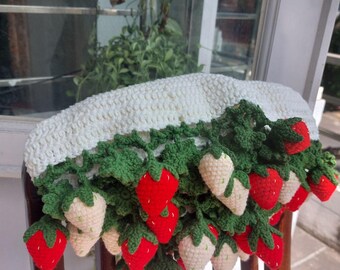 手作りかぎ針編みのイチゴブランケット：パーソナライズされたブーケ