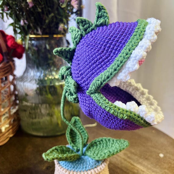 Crochet Venus Flytrap Plant Plush – Handmade Amigurumi Carnivorous