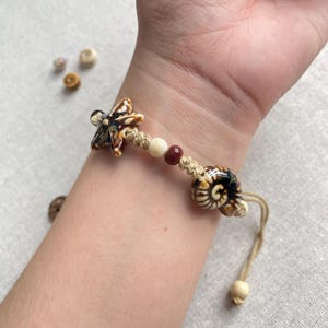 Bracelet en céramique fait main, tourbillon d&#39;étoiles perlées, bracelet cordon ajustable bohème hippie, bijoux empilables fantaisistes