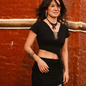 Conjunto de Hada Negra: Top y falda trenzados tribales elásticos, hecho a mano, estilo bohemio, para rave, festival, para mujer