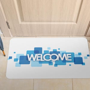 Bienvenido alfombra de puerta azul y blanca, alfombra interior moderna, felpudo casero impreso, decoración del hogar, regalo de bienvenida personalizable, hermosa decoración