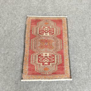 Vintage Faded Rug, 2x3 Small Area Rug, Decorative Red Rug, Anatolian Oushak Rug, Tribal Rug, Bathroom Rug, Kitchen Rug 1.8x2.5 ft. Rug