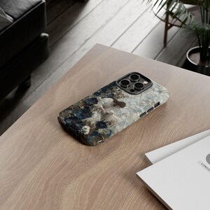 Jesus Guter Hirte Handyhülle, Dusty Blue Floral iPhone Samsung Robuste Hülle, Christliches Geschenk für Sie, 3D Lamm & Blumen Handyhülle Kunstdruck Bild 4