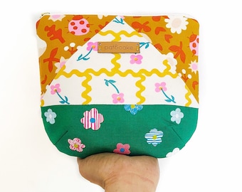 Medium Tri-Color Bucket Pouch Flowers, Women Wallet, School Supplies, Gift for Her, Pencil Pouch, Travel Pouch, Accessory Pouch, Gadget Bag