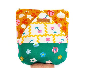 Medium Tri-Color Bucket Pouch, Women Wallet, School Supplies, Gift for Her, Pencil Pouch, Travel Pouch, Accessory Pouch, Gadget Bag