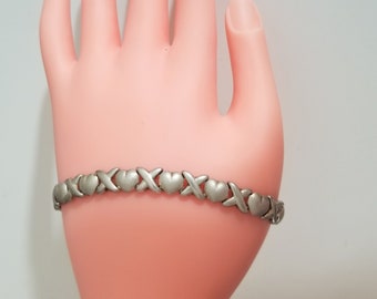 Silver 925 Hugs and Kisses Bracelet Heart X Design 7.5 Inches