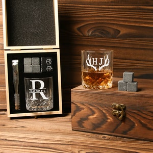 Ensemble de verres à whisky personnalisé, boîte à whisky en bois personnalisée, coffret cadeau d'articles de bar pour amateurs de whisky, cadeaux de garçon d'honneur, cadeaux pour papa, cadeaux pour lui