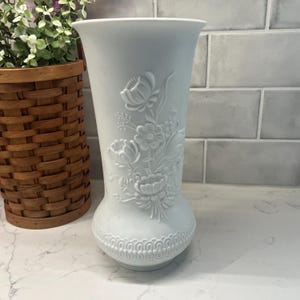 Gorgeous Vintage Kaiser White Bisque Porcelain Vase #386 Flower and Lace Design, vintage white porcelain vase