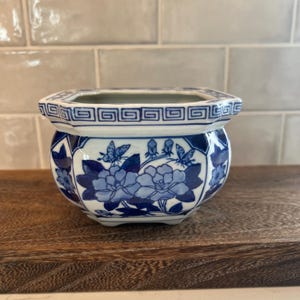 Vintage Ceramic Blue & White Indoor Planter Pot, Blue Willow Decor