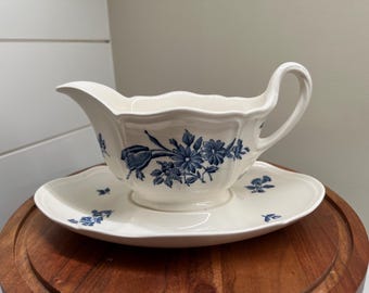 Vintage Wedgwood Ludlow Bone China Gravy Boat with Attached Underplate