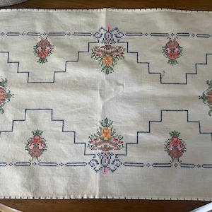 Vintage Hand Embroidered Table Runner, antique table runner, hand made embroidered table runner