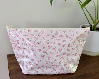 Large Wipeable Vinyl Cosmetic Pouch | Large Water Resistant Zipper Bag |