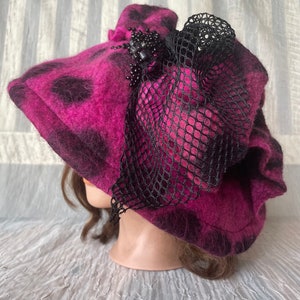 Merino wool burgundy mauve pink black flapper hat Ooak felted designer hat tatiana123 zdjęcie 3