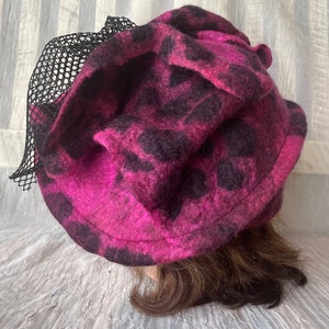 Merino wool burgundy mauve pink black flapper hat Ooak felted designer hat tatiana123 zdjęcie 8