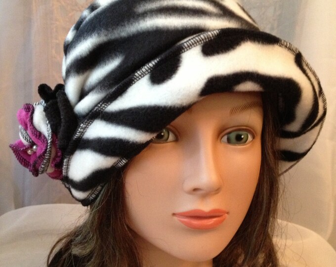 Woman Hat Black and White Ladies Fleece Hat Cloche Winter Warm Hat Black White With Pink Flower
