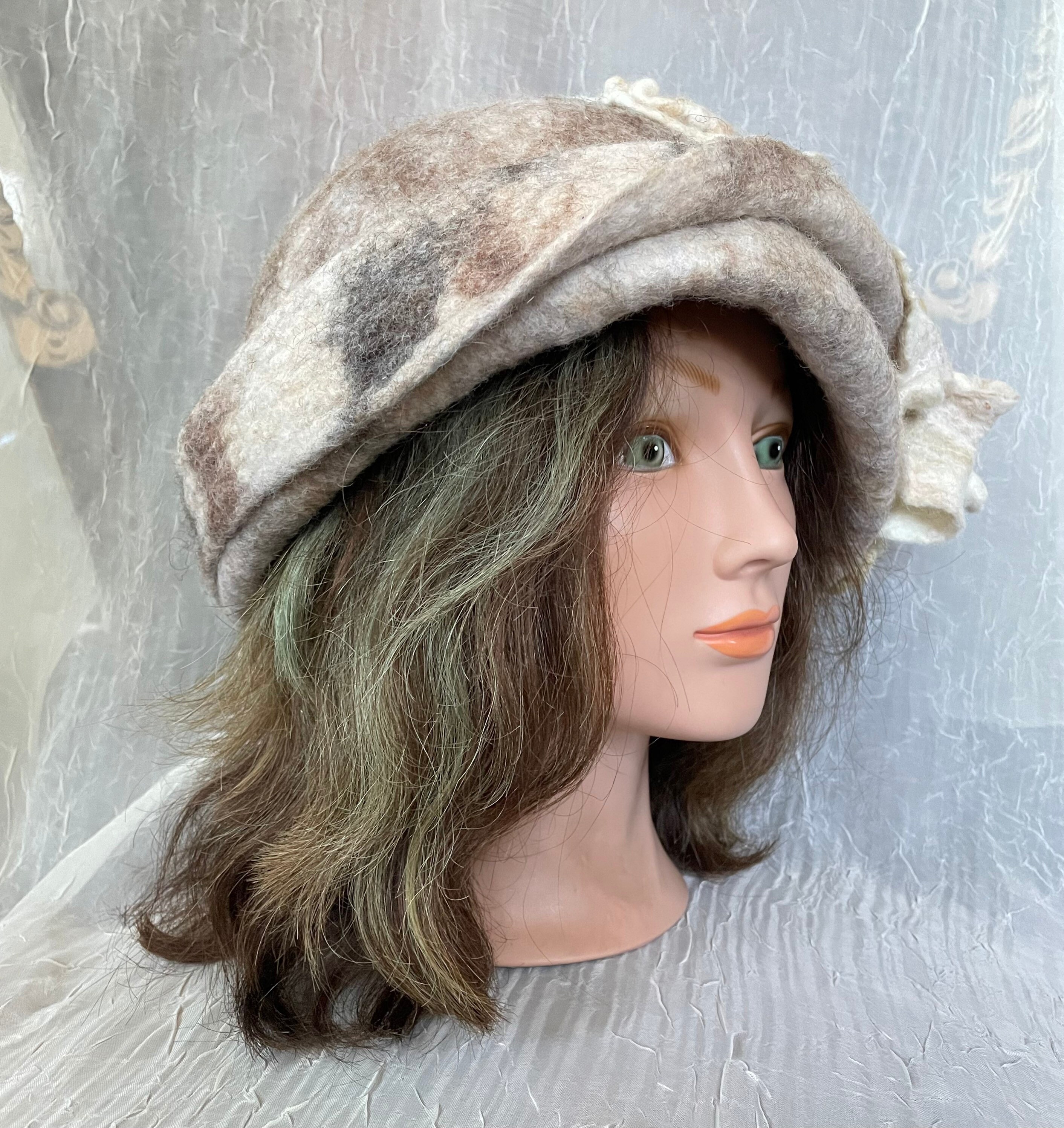 Ernie 100% Wool Felt Cloche Hat – Taupe 23”