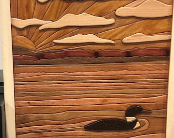 Quadro in legno con strolaga sul lago di montagna – Decorazione rustica per baita – Opera d'arte a tema natura e bosco