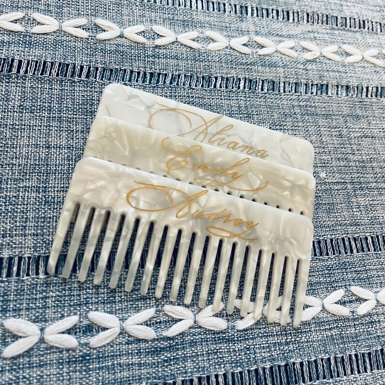 Personalized Pearl Comb – Custom Engraved Name Comb, Gold Engraved ...