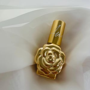 Custom Engraved Gold Rose Perfume Bottle – Personalized Refillable Travel Spray, Elegant Flower Design Gift for Bridesmaids, Weddings