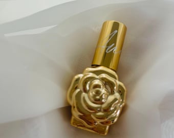 Custom Engraved Gold Rose Perfume Bottle – Personalized Refillable Travel Spray, Elegant Flower Design Gift for Bridesmaids, Weddings