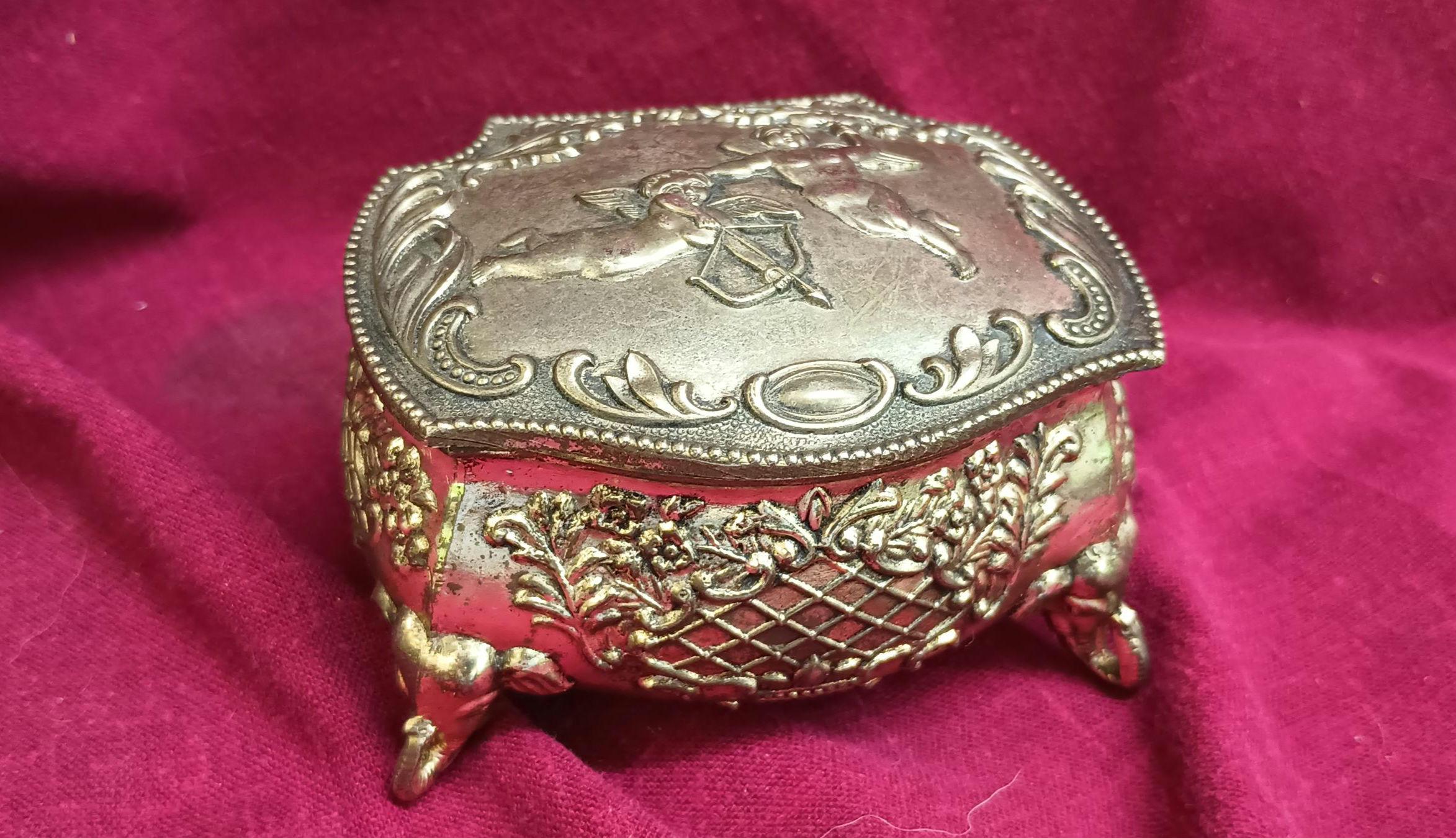 Japan Footed Trinket Box - Etsy Japan Footed Trinket Box - Etsy
