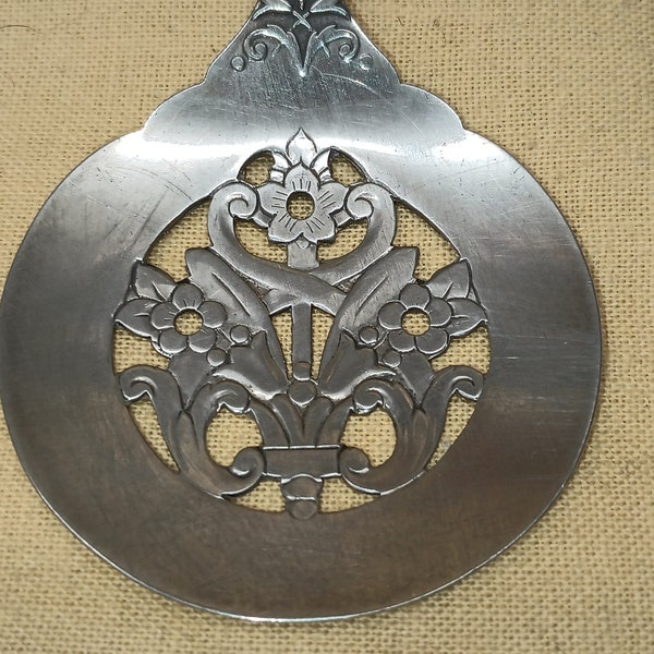 Vintage Old South Rendezvous BonBon Spoon Ladle Pierced Nouveau #E2039
