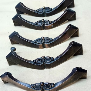 Vintage Keeler Brass Co. 5 Hardware Pulls Handles Dresser Cabinets Ribbon Drape & Scroll #E2037