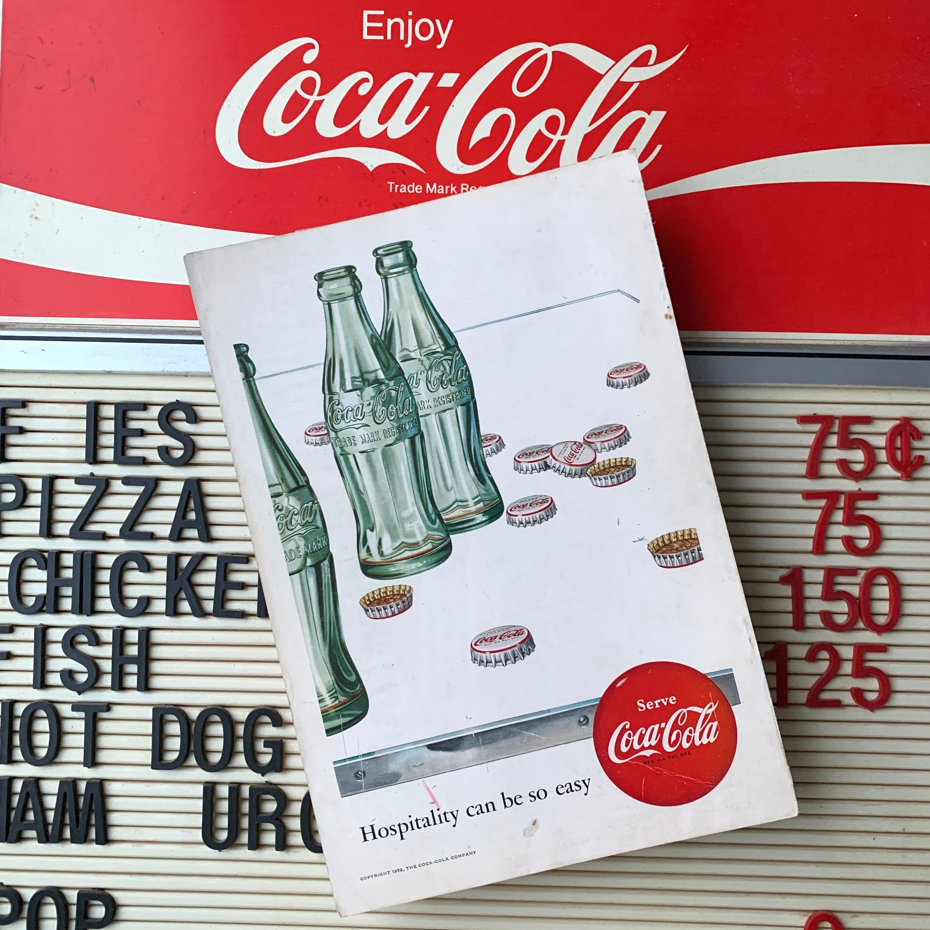 1952 Vintage Iconic Coca-cola Bottle / Bottle Caps Advertisement