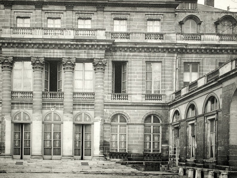 1912 Large French Exquisite Antique Plate of the Hotel du Chatelet, Paris. Plate 11 image 3