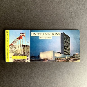 1970s Vintage Plasticchrome Postkarten Booklet UNO-Hauptsitz - 20 natürliche Farbansichten - 10 Postkarten