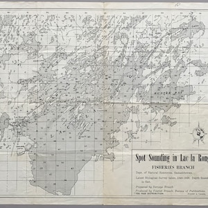 1948-1949 Vintage Karte von Lac la Rouge, Saskatchewan. Punktsondierung / Tiefenmessung / Abteilung für Natürliche Ressourcen
